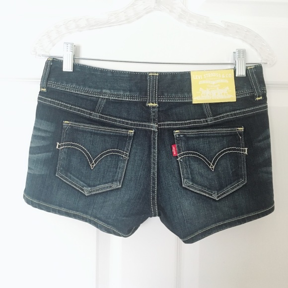 Brand New Levi’s Basic Dark Wash Denim Shorts - Picture 2 of 5